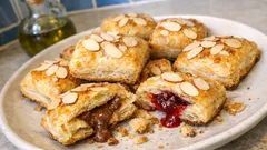 Σφολιατίνια «εργολάβοι» με αμύγδαλο: τραγανά σε 15 λεπτά